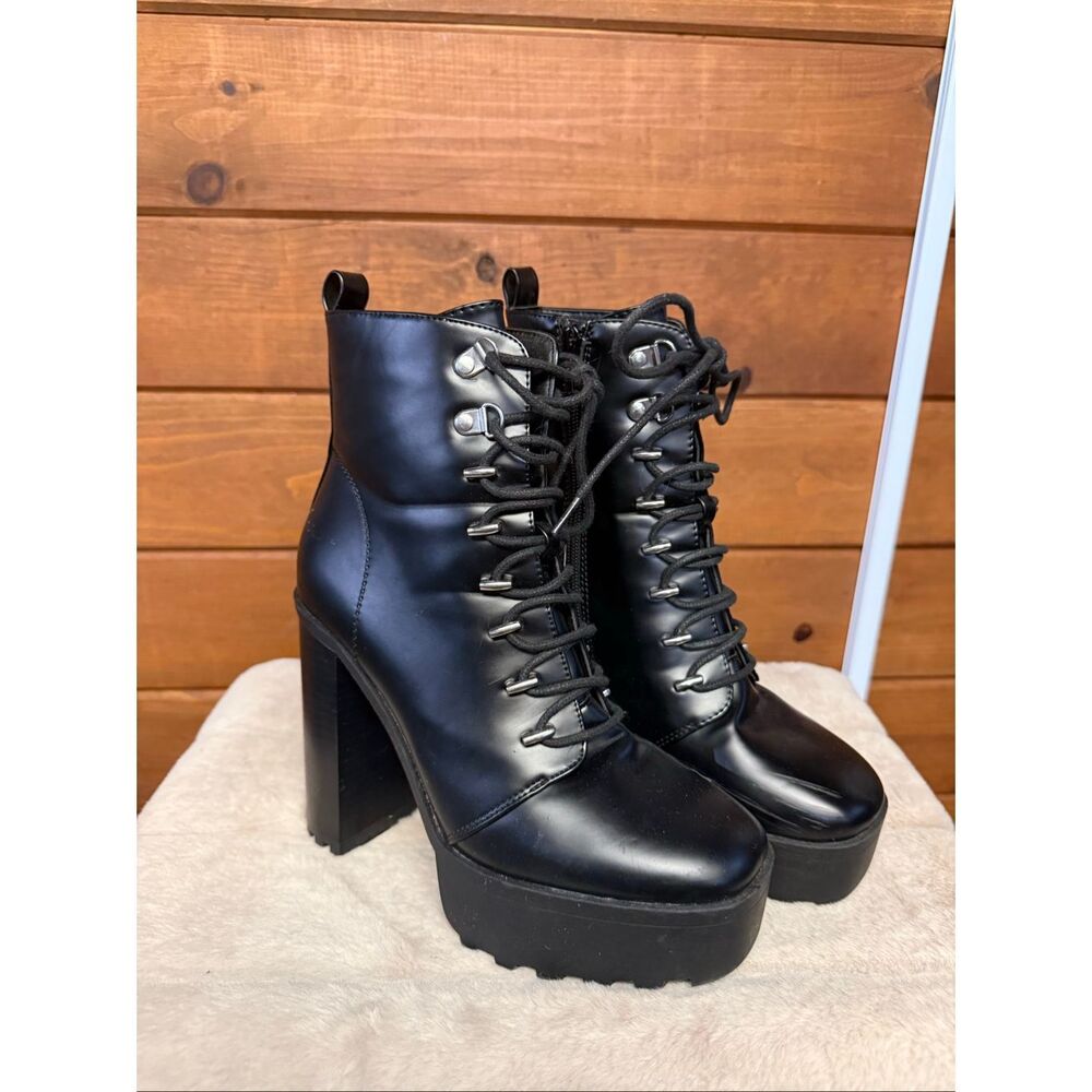 Forever 21 platform combat heels high block heel  Sz 7.5 Black